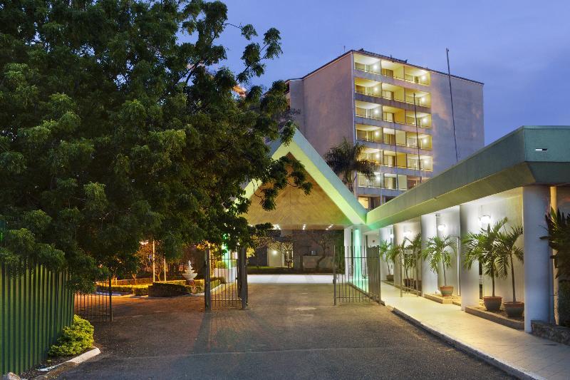Holiday Inn & Suites Port Moresby By Ihg Exterior foto